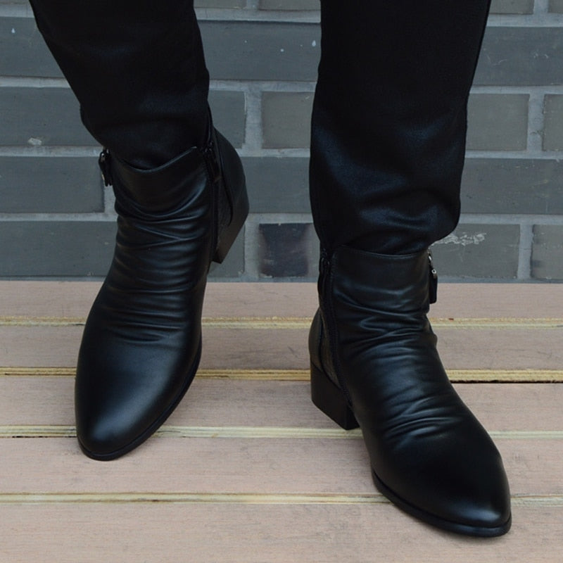 Model posing the front view of the Men Leather High Top Ankle Boots.